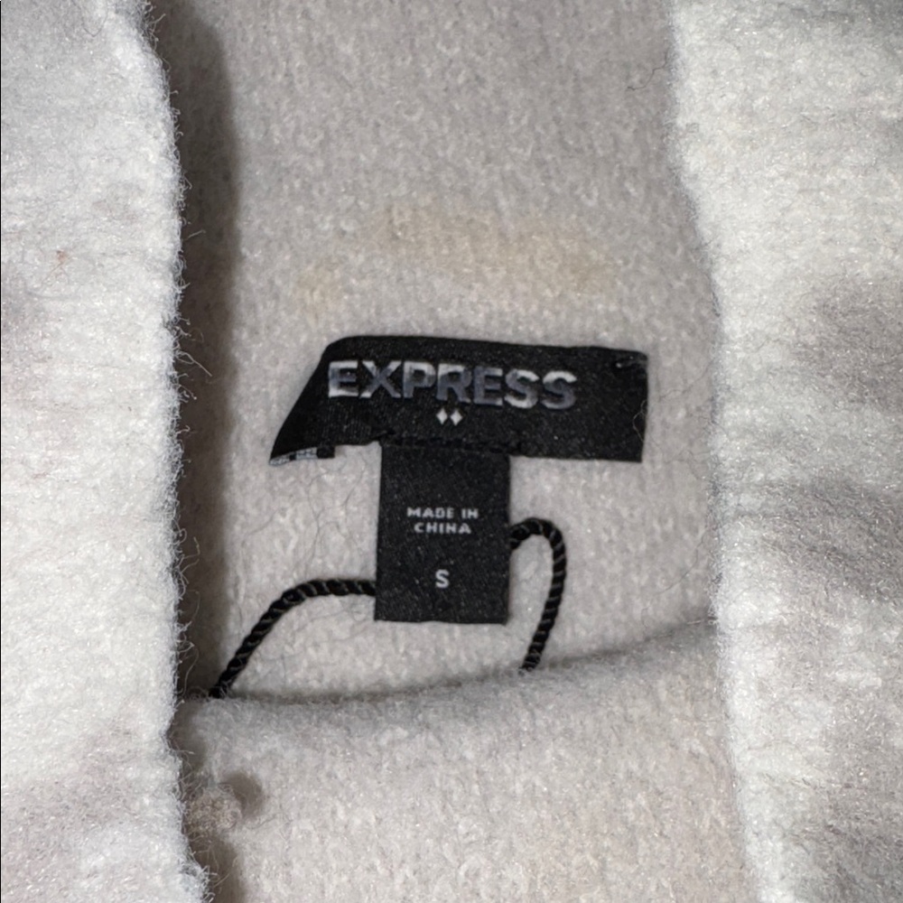 Express Sweater - Picture 2 of 3